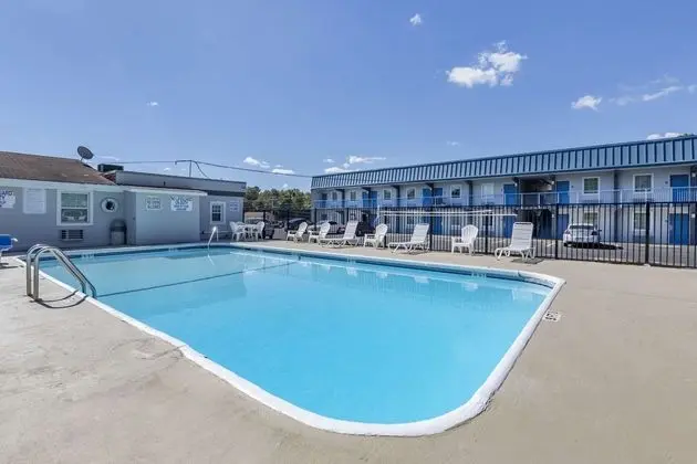 Rodeway Inn Union - Havuz
