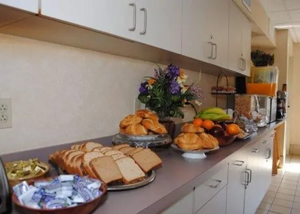 Rodeway Inn Willington - Kahvaltı