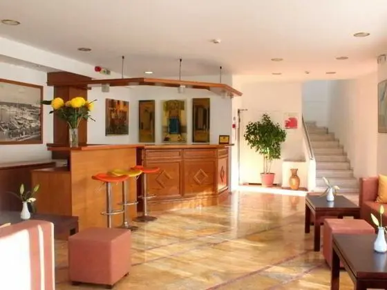 Rodian Gallery Apartments Hotel - Lobi
