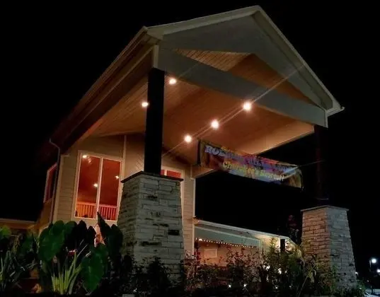 Rolling Hills Lodge