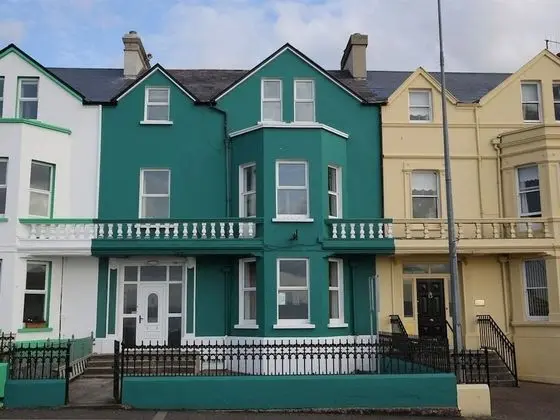 Rolling Wave Guesthouse
