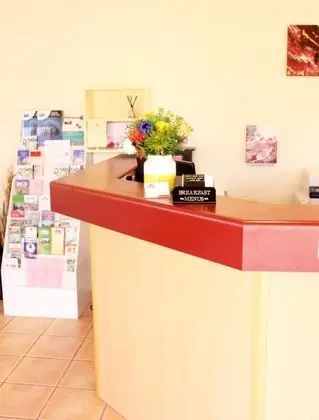 Roma Mid Town Motor Inn - Lobi