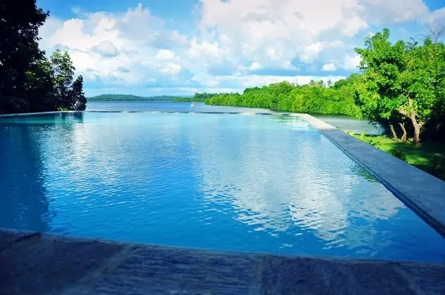 Roman Lake Ayurveda Resort - Havuz