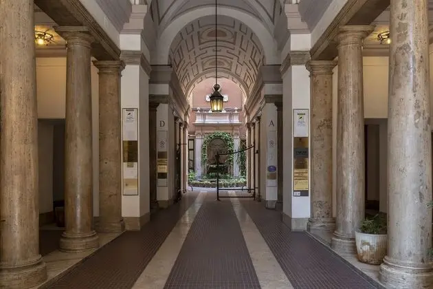 Roman Nights - Lobi