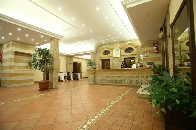 Hotel Villa Romana - Lobi