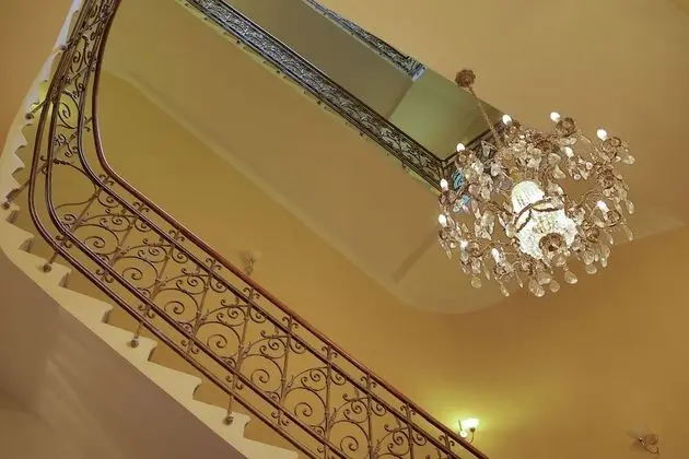 Hotel Romance - Lobi