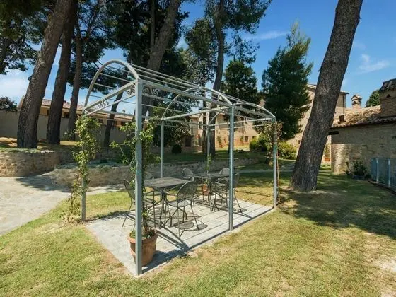 Romantic Apartment in Mombaroccio With Swimming Pool - Dış Mekan
