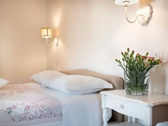 Romantic Apartment in Mombaroccio With Swimming Pool - Oda