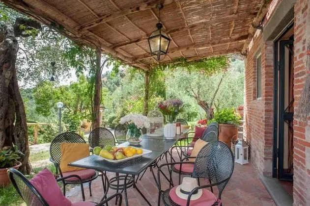 Romantic Farmhouse Villa in Lucca to Sleep 5 Guests With Private Pool and Wi-fi