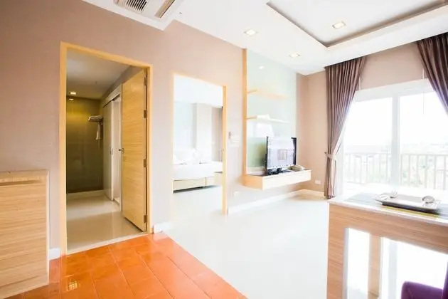 Romantic Hotel Khonkaen - Oda