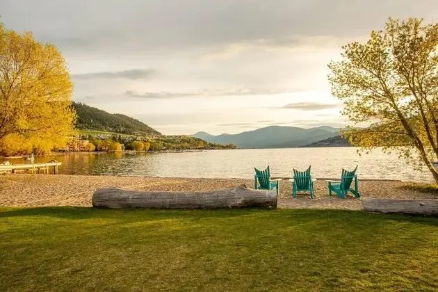 Romantic Lakeside Studio Suite - Plaj