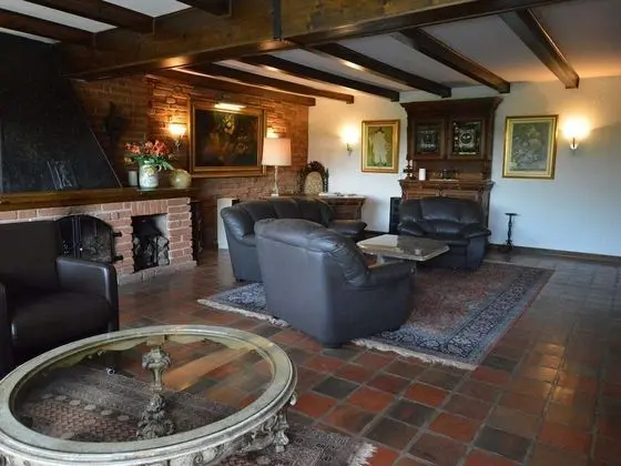 Romantic Mansion in Strotzbüsch by the Forest