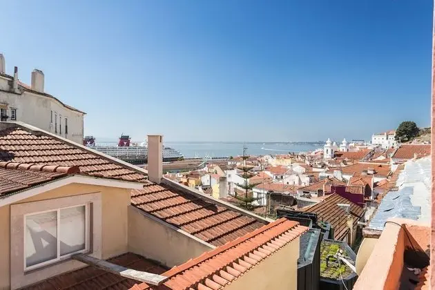 Romantic Rooftop 1BR in Alfama - Gonzalo's Guest