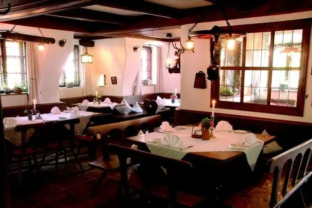 Romantik Hotel Zum Klosterbräu - Yerinde Yemek