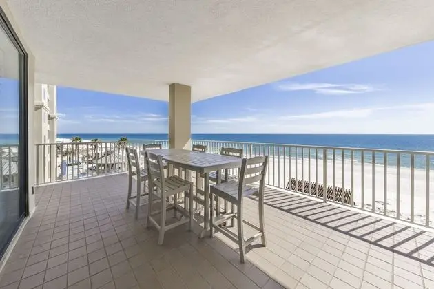 Romar Place 401