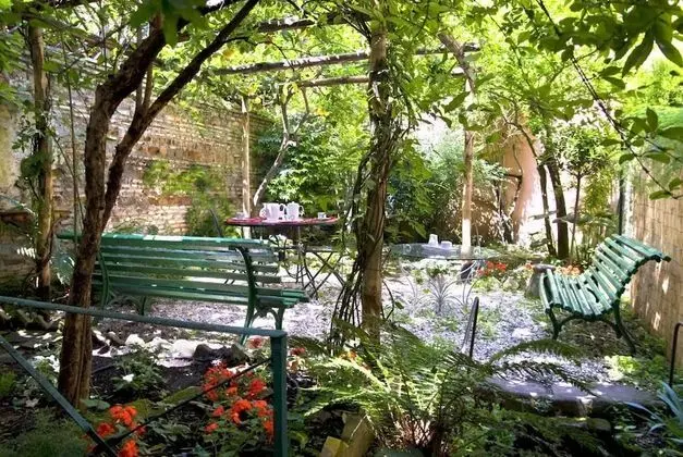 Rome With a Garden Delightful 1 Bedroom Apartment With Private Garden in Historic Trastevere