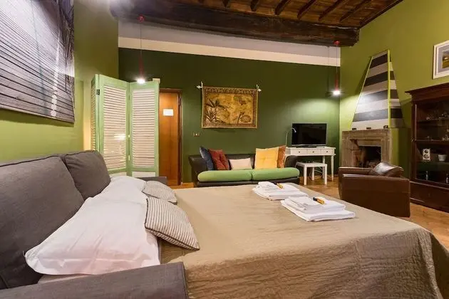 Rome as you feel - Vicolo delle Grotte