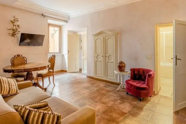 Rome Right in the Ancient Historical Center two Bedrooms two Bath Up to 6 pax