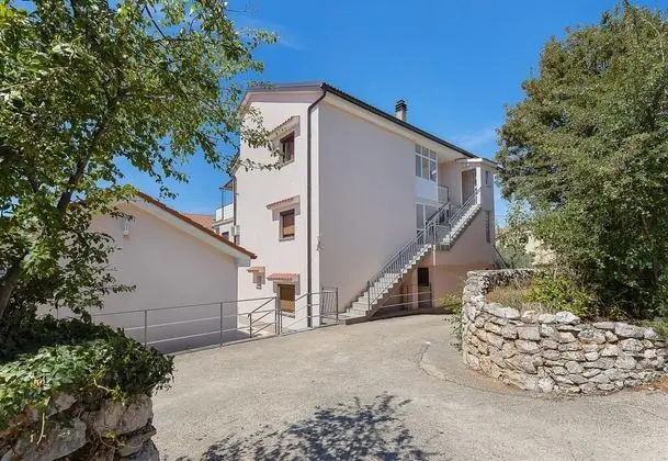 Romeo & Juliet Apartment