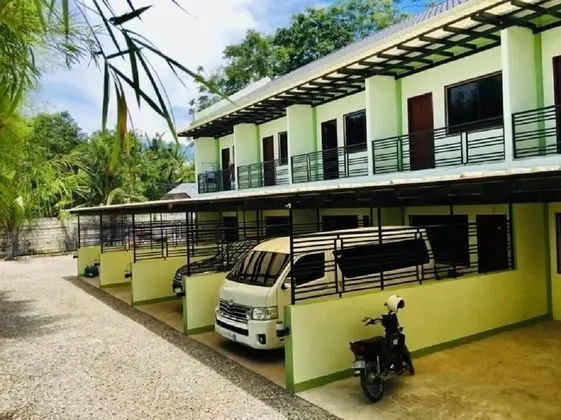 Rona's Townhouses
