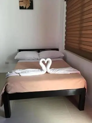 Rona's Townhouses - Öne Çıkan Resim