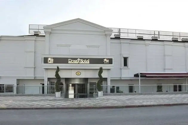 Ronax Hotel