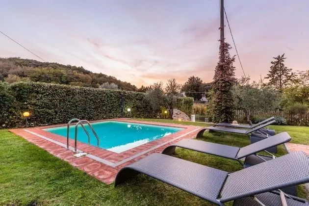 Rondini Farmhouse a Charming 2 Bedrooms Villa With Private Pool on the Hills Between Lucca and the Beach - Oda