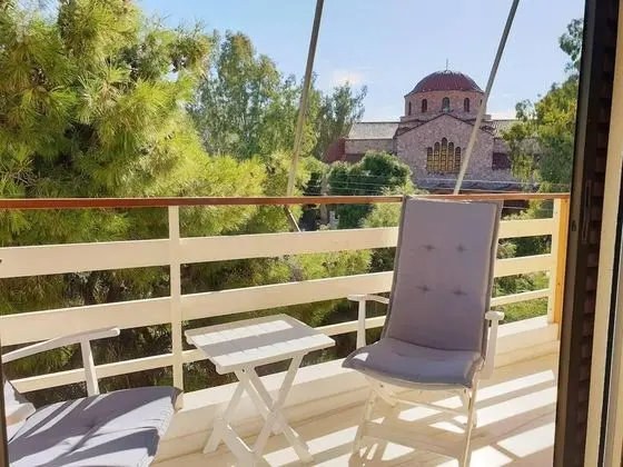 Rooftop Studio Near Metro Holargos - 5 Min Walk