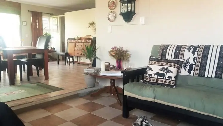 Room for 6 - Amarachi Guesthouse in Swakopmund Namibia Near Beach and Malls - Yerinde Yemek