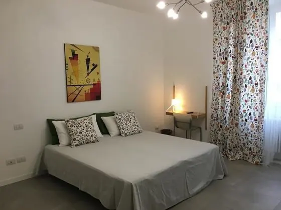 Room Center Station 2