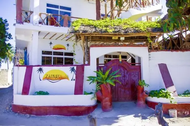 Room Hadija at the Beach for 2-3 Guests