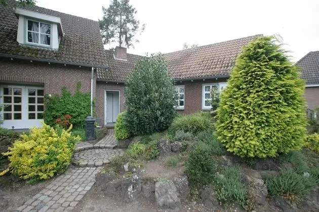 Room to Rent With own Entrance, Living Room and Bathroom