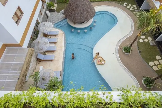 Roomates Hostel Canggu by Ini Vie Hospitality - Havuz