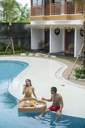 Roomates Hostel Canggu by Ini Vie Hospitality - Yerinde Yemek
