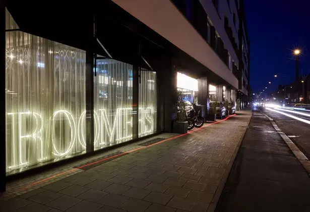 Roomers Munich, Autograph Collection - 1
