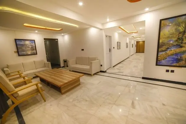 Roomph Premium Al Noor Airport Road - Oda Düzeni