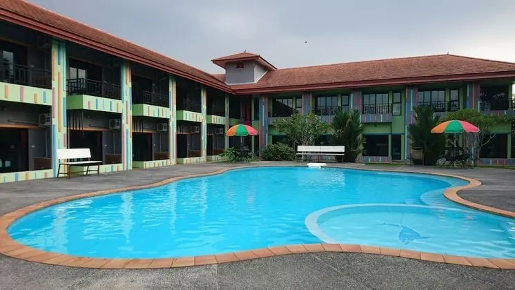 RoomQuest Phanat Nikhom