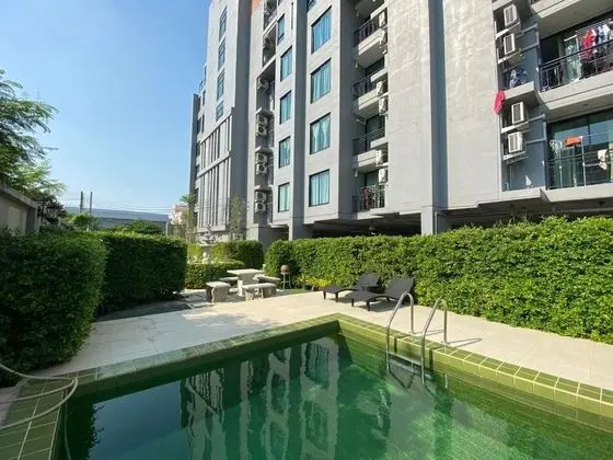 RoomQuest Sukhumvit107 - Havuz