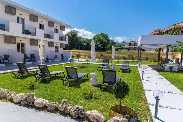 Rooms 48 by Zante Plaza - Lobi