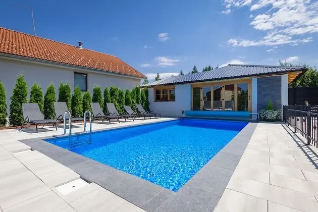 Rooms & Apartments Karlo