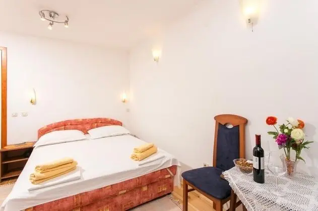 Rooms Fausta Old Town - Oda