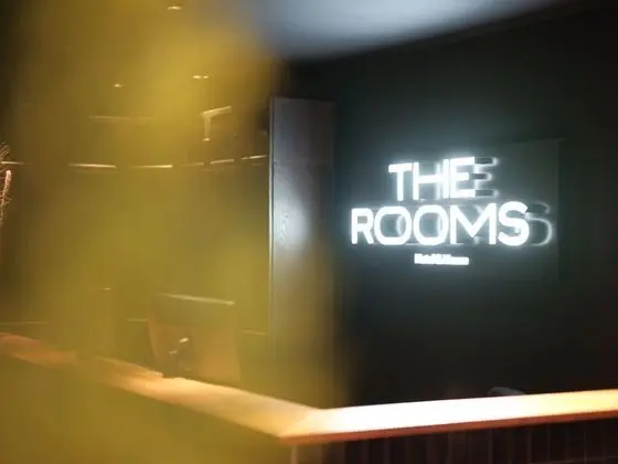 THE ROOMS - Hotel & House - Lobi