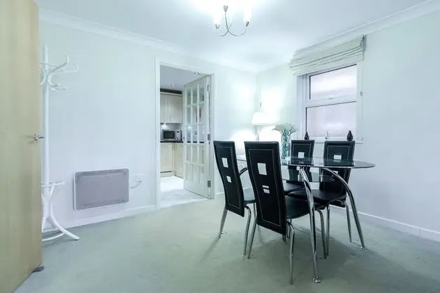 Roomspace Apartments-Courtyard Guildford - Oda Düzeni