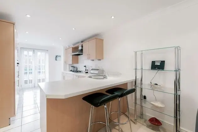 Roomspace Apartments -Sandfield Court - Mutfak