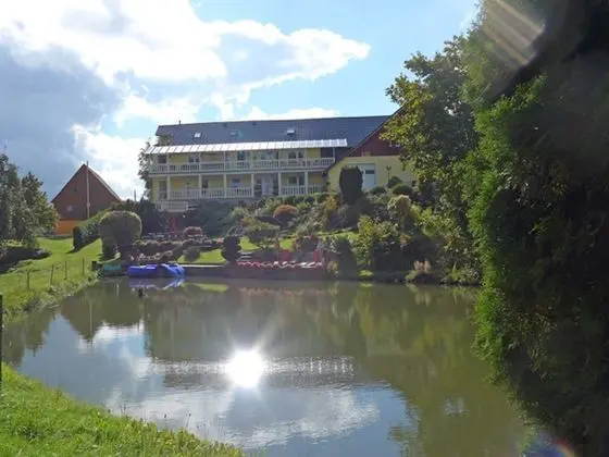 Roomy Apartment in Lichtenhain With Pond - Öne Çıkan Resim