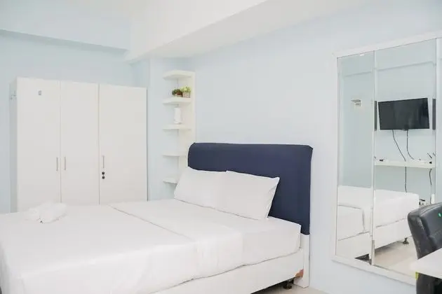 Roomy Studio Room Bintaro Park View Apartment