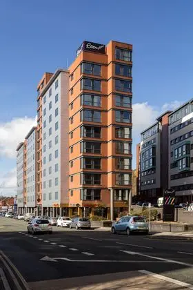 Roomzzz Leeds City West - Genel