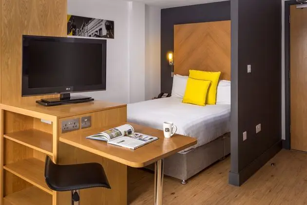 Roomzzz Leeds City West - Oda