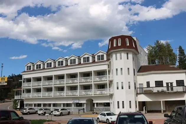 Roosevelt Inn Mount Rushmore