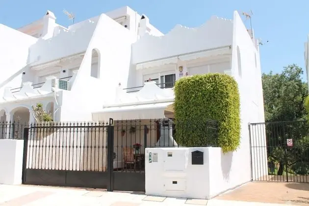Rootop Villa - Chalet en Cabo Pino con vistas al mar, jardines y piscina - Dış Mekan